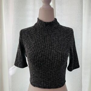 Abercrombie & Fitch - Grey Crop Top - Small
